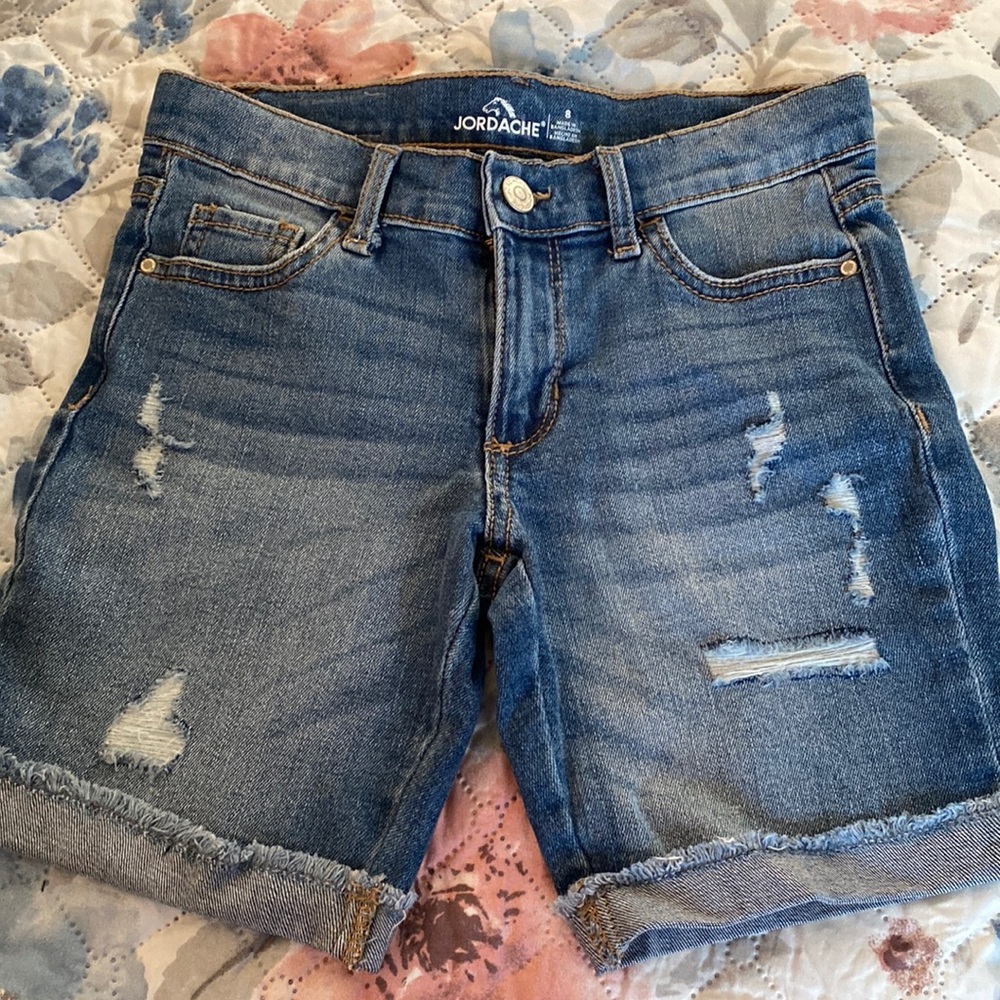NWOT Jordache Size 8 Distressed shorts